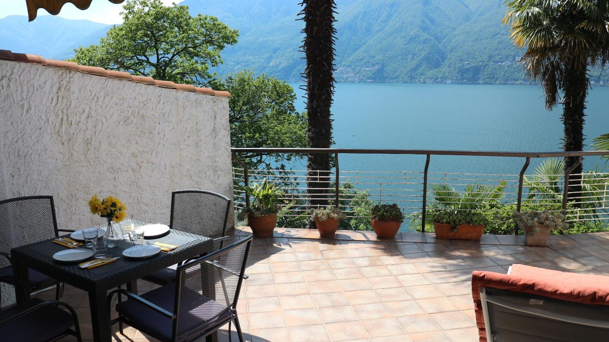 Appartement Casa Roccia à Pino Lago Maggiore Extérieur photo